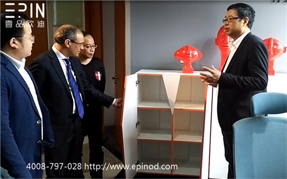 沐鸣2董事长张晓帆先生介绍酷睿系列产品的设计灵感及设计理念1