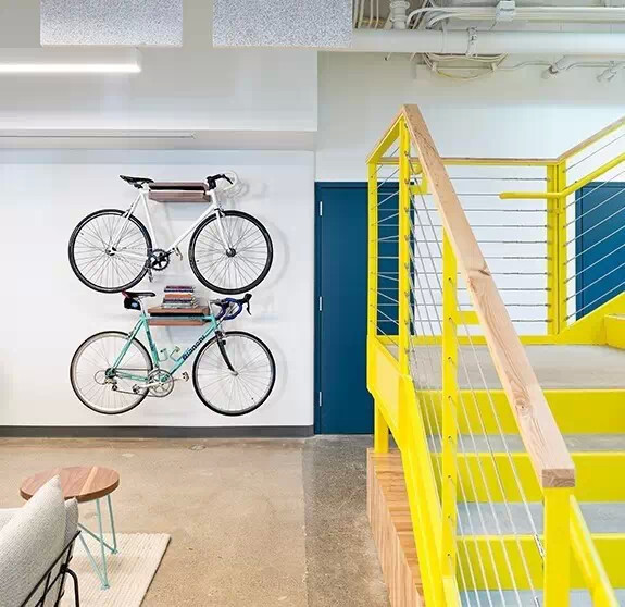 现代个性，年轻时尚的办公空间要求办公家具定制