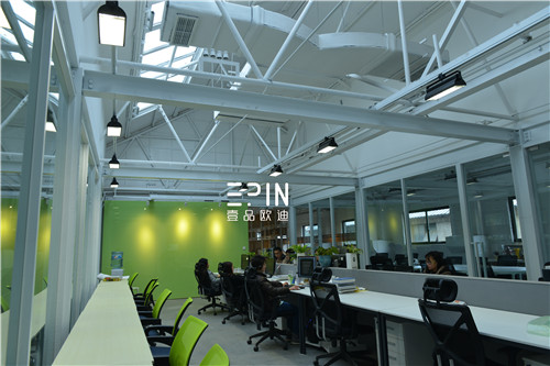 -沐鸣2枫韵系列桌屏办公桌在筑焱建筑设计公司的实景效果