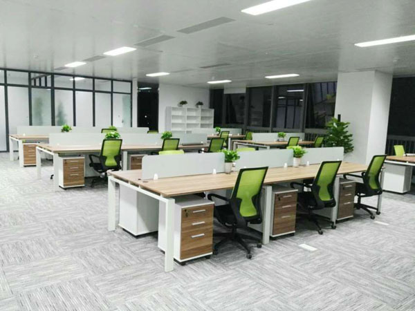 办公家具厂家沐鸣2关于办公家具与地板如何搭配好看的几点建议