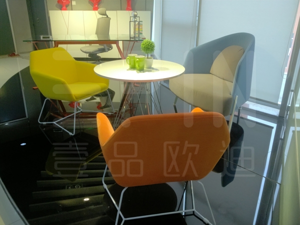 南京办公家具沐鸣2分享如何选择组坐感舒服的办公椅