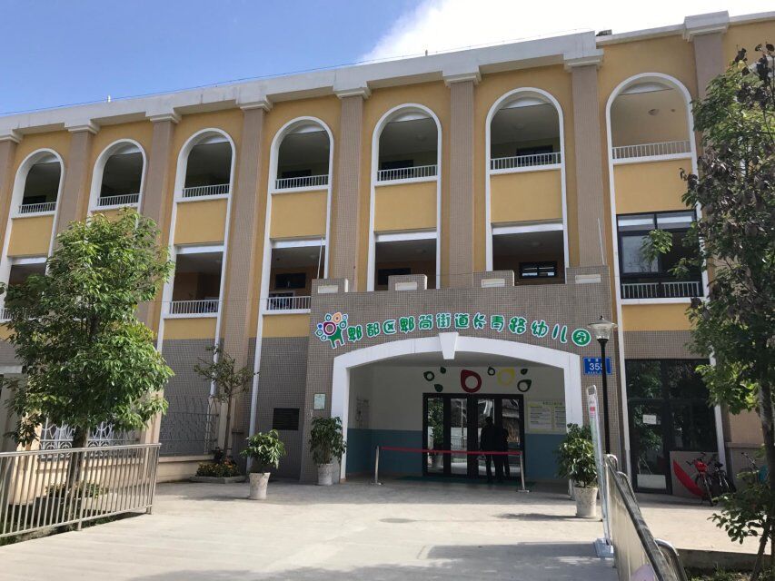 南京办公家具给你不一样的童年学习环境